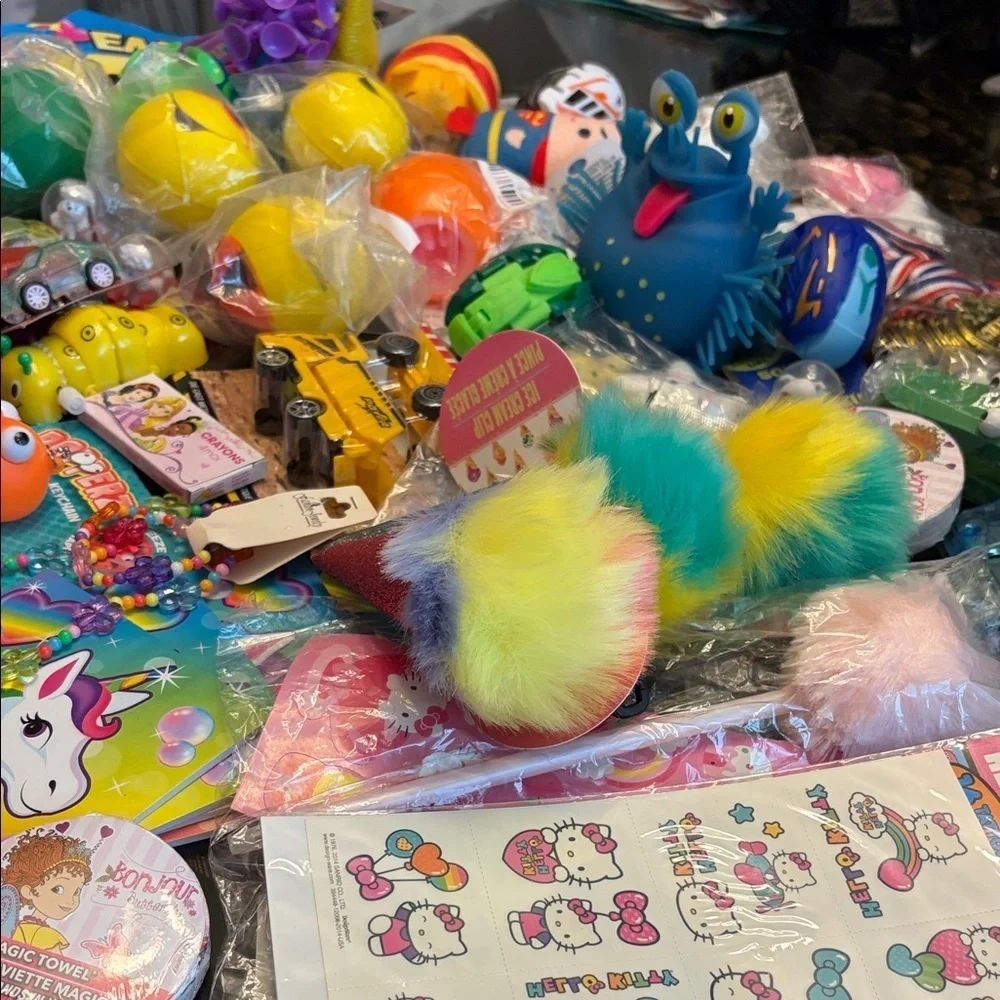 Small toys/treasure box/Party Favors stocking stuffer set. Lot of 100 items.